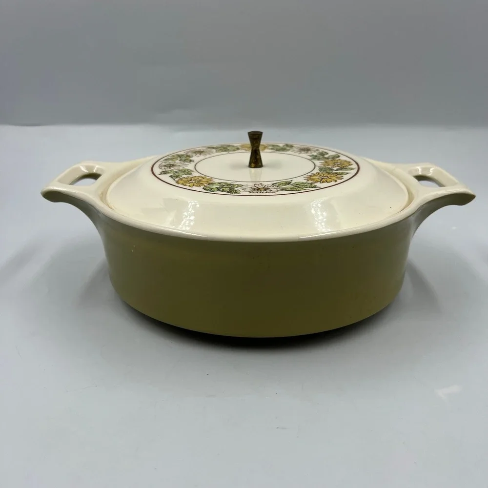 Vtg Metlox Poppy Trail Sculptured Daisy Casserole Dish Avocado Green MCM 8.5